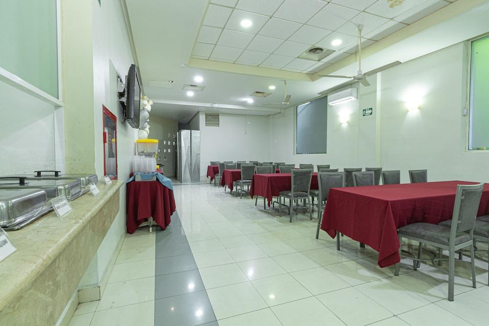 Hotel Plaza Del Arco Express Monterrey Exterior foto