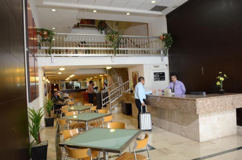 Hotel Plaza Del Arco Express Monterrey Exterior foto