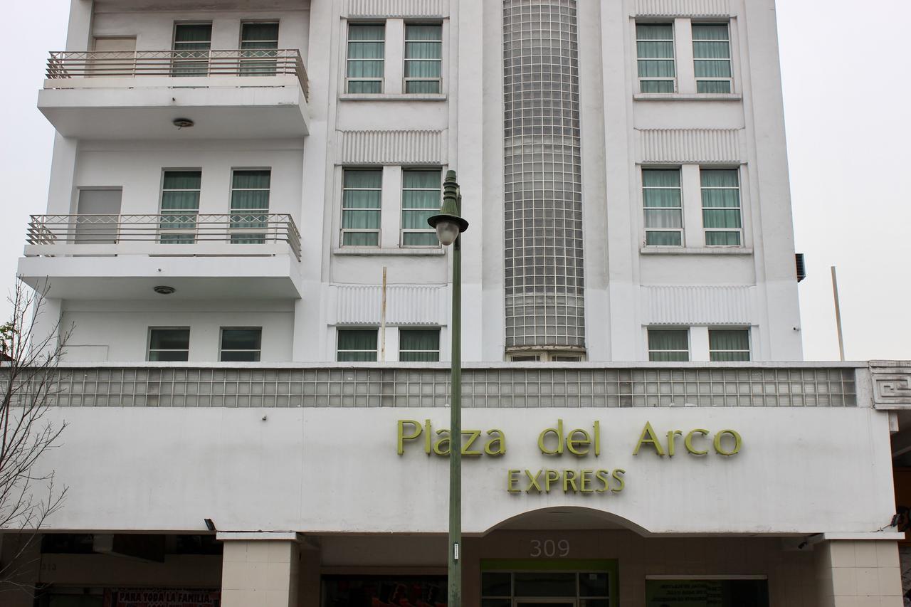 Hotel Plaza Del Arco Express Monterrey Exterior foto